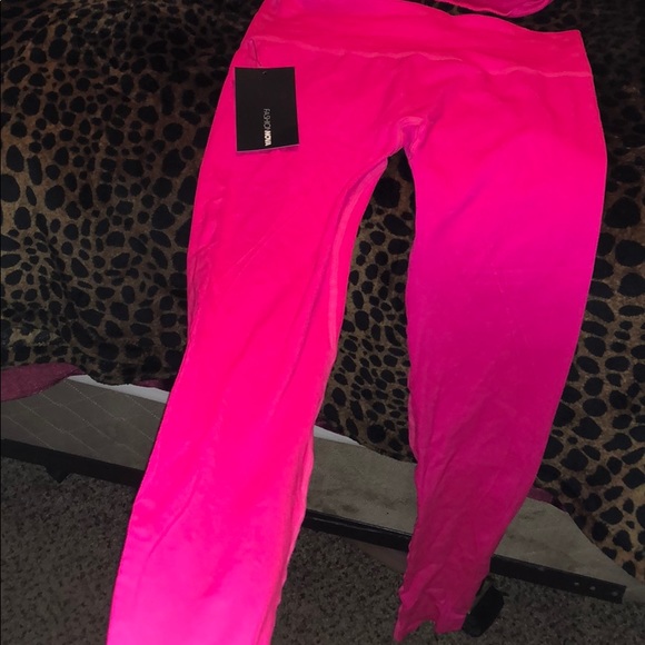 FN 2 PIECE SET 🌸 - Picture 2 of 3